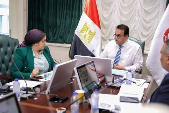 وزير الصحة يرفض تحصيل رسوم كشف على مرضى نفقة الدولة والتأمين بمستشفى جوستاف روسي مصر 