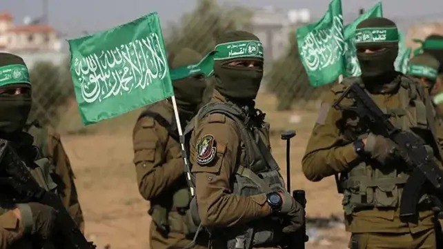 إعلام عبري : حماس لن تسلم سلاحها تحت أي ظرف