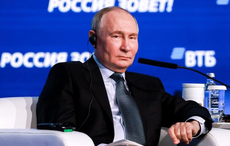 بوتين : الغرب غير قادر على إدارة الاقتصاد العالمي وموسكو تتعامل مع الدول البراجماتية 