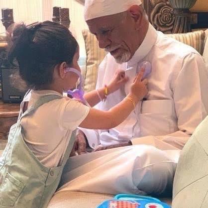 لماذا يحب الأجداد أحفادهم بتلك الحرارة؟