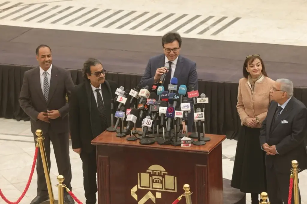 الدورة 57  لمعرض الكتاب  تشهد مشاركة 1457 دار نشر من 83 دولة و400 فعالية و100 حفل توقيع ورومانيا ضيف الشرف ونجيب محفوظ شخصية المعرض 