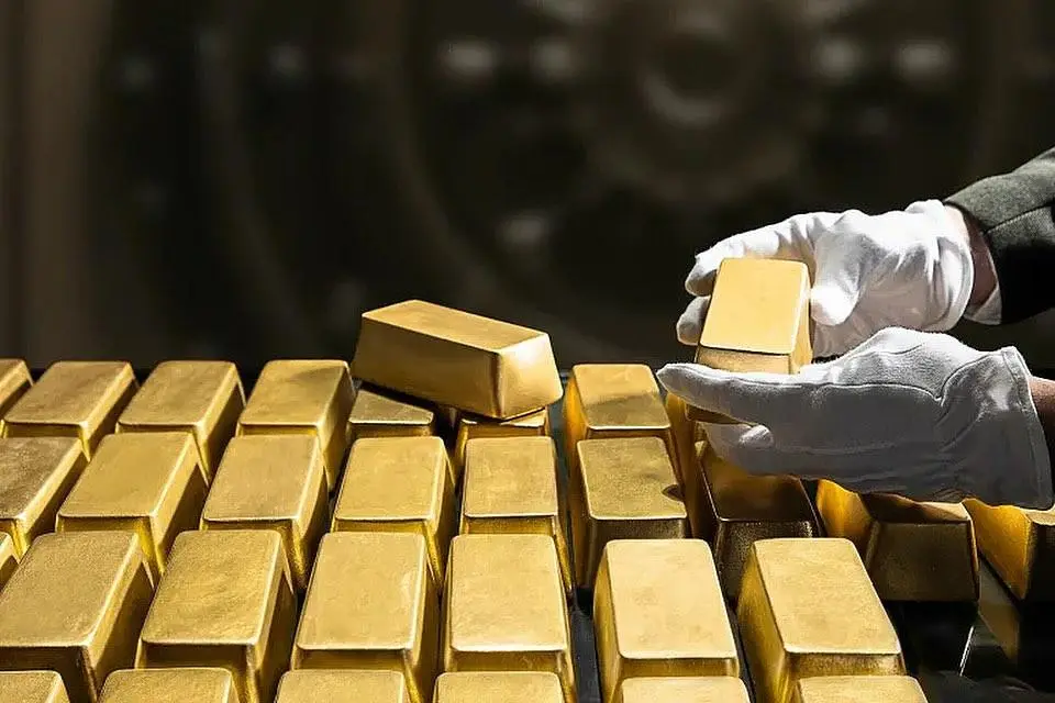 الذهب الياباني يهز عرش الدولار 