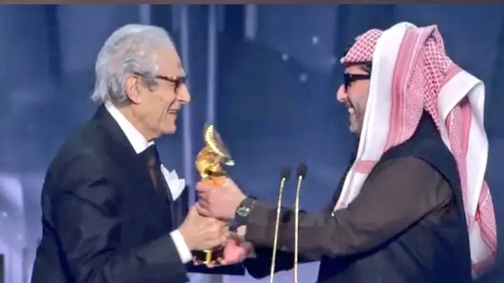 فاروق حسني يتوَّج بجائزة الإنجاز مدى الحياة في Joy Awards 2026 تقديرًا لمسيرته الفنية والثقافية