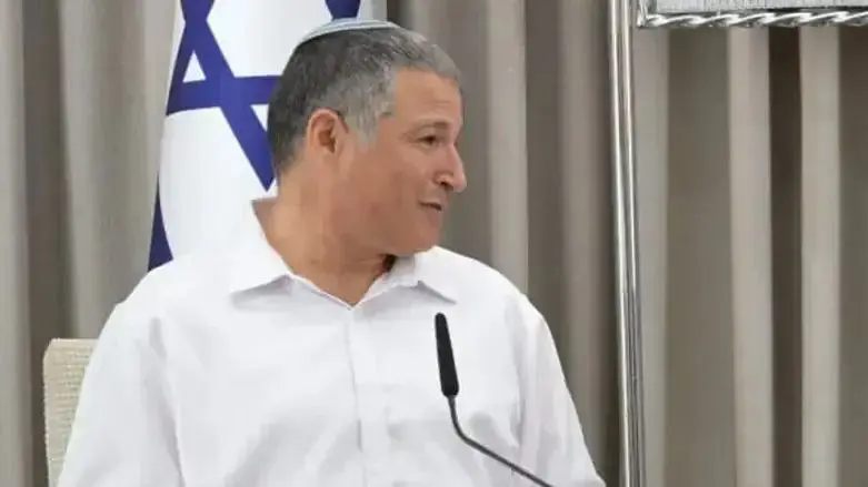 رئيس جهاز الشاباك الإسرائيلي متدين ويرفض مصافحة النساء 