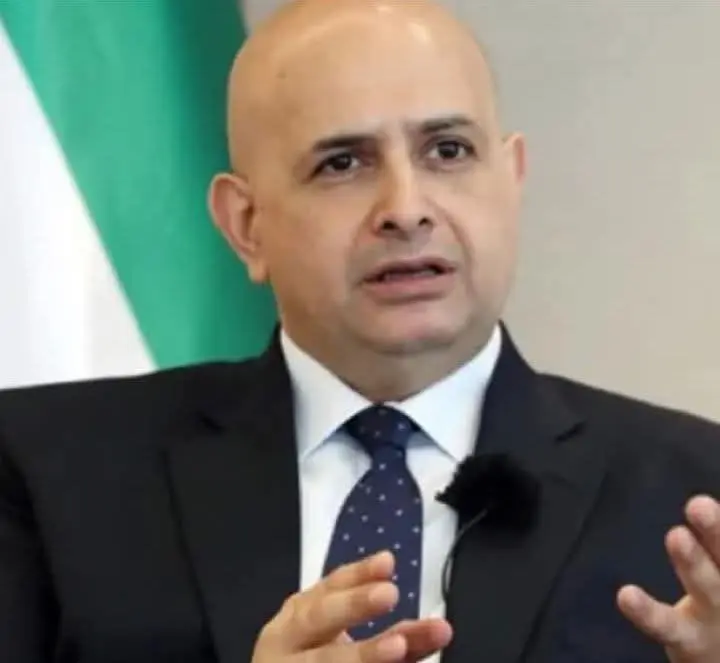 الكويت تسحب جنسية سفيرها في لندن 