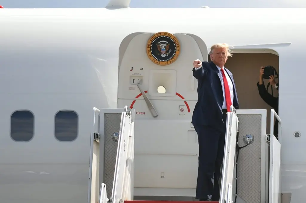 ترامب يهدد بمحو إيران من على وجه الأرض