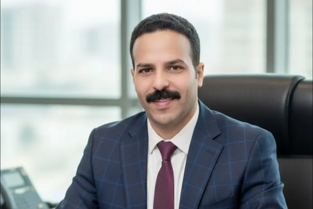 المصريون بالخارج… شركاء الاقتصاد في مواجهة القرارات المفاجئة