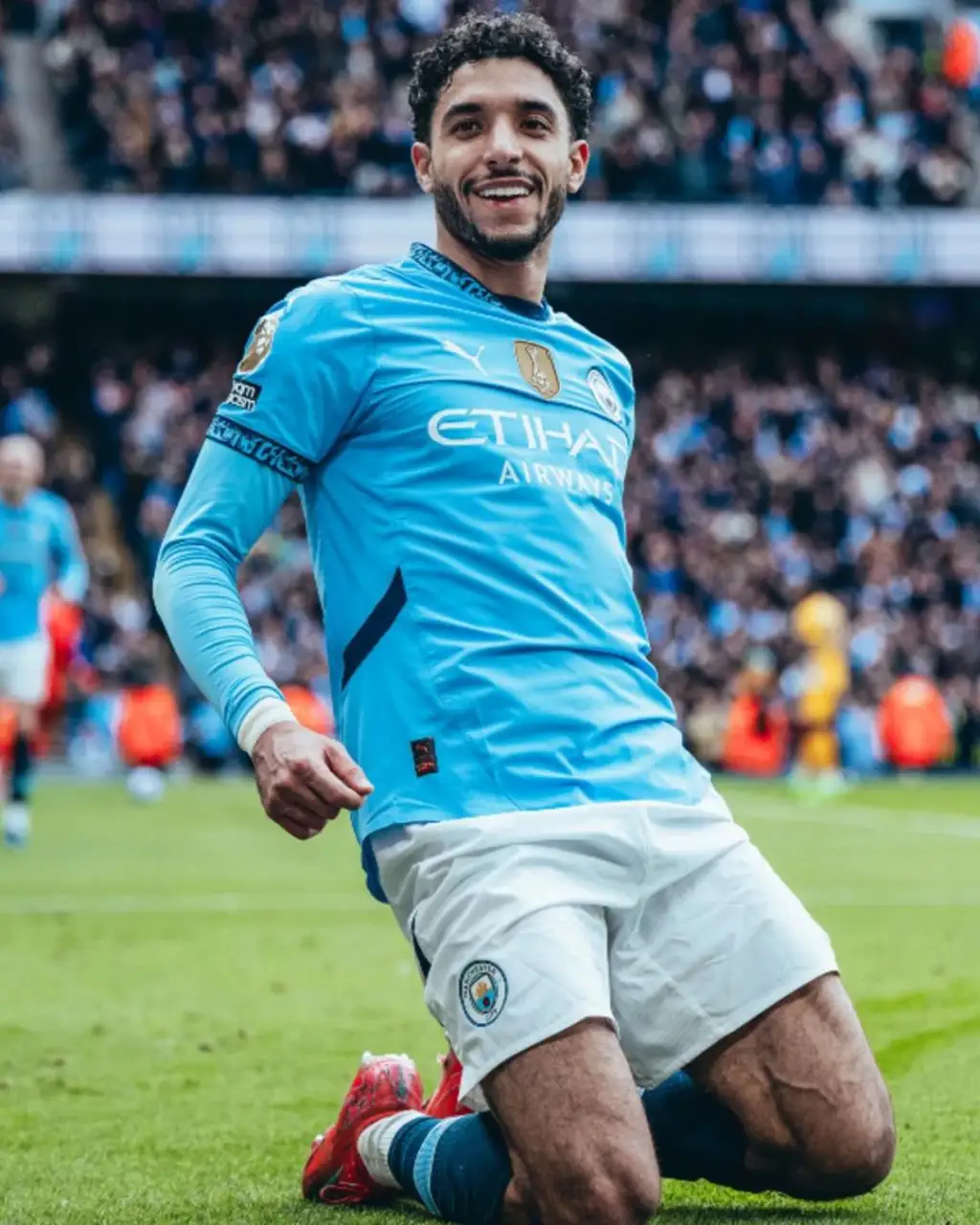 جمهور مانشستر سيتي  : مرموش من أفضل 10 لاعبين في العالم 