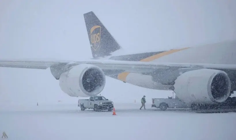 أمريكا تلغي 10 آلاف رحلة طيران بسبب العاصفة الثلجية 