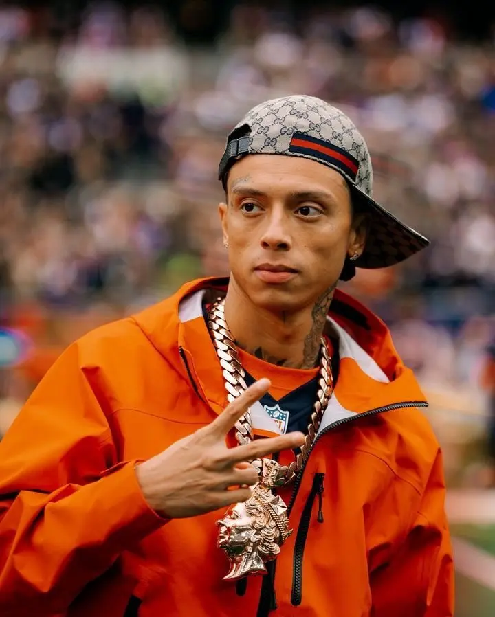 مغني الراب البريطاني سنتال سي يشهر إسلامه على الهواء ويغير اسمه 