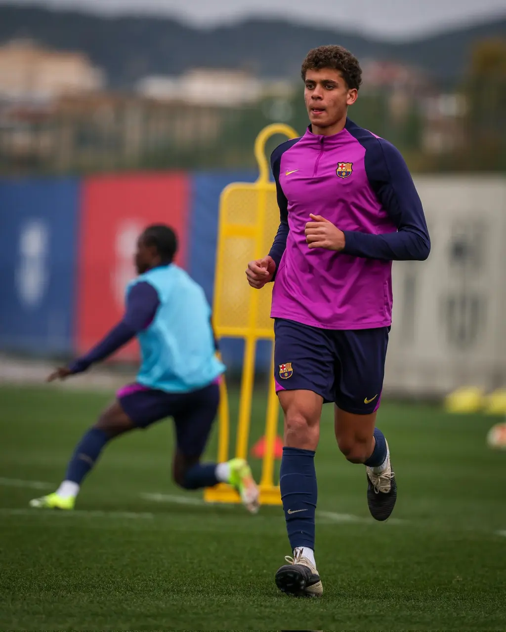 برشلونة: مسافة قصيرة بين الرديف والأول.. هل حمزه عبدالكريم النجم القادم؟