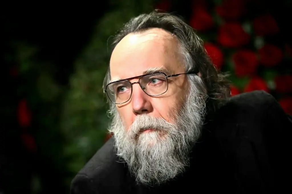 دوجين يطالب بوتين بتسليم أسلحة نووية إلى إيران والحوثيين 