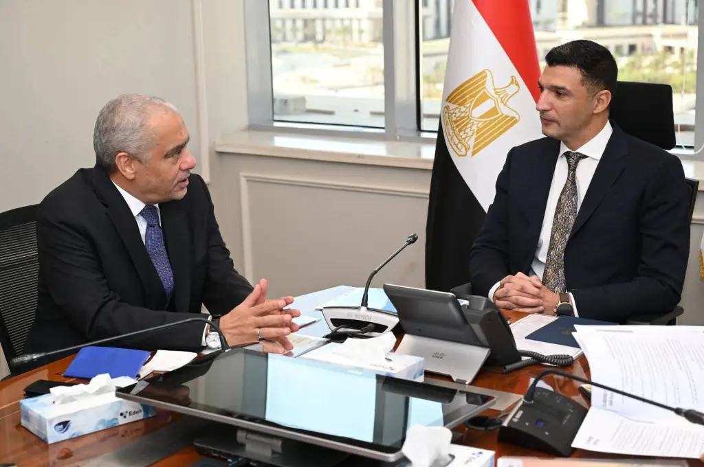 480 مليون دولار حجم الاستثمارات بين وزارة الصناعة ومجموعة العربي بقويسنا الجديدة 