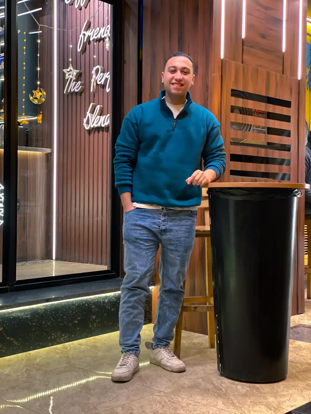 الفنان التشكيلي الشاب رمضان عصام : أفضل رسم البورتريه لأنه نوع من التوثيق 