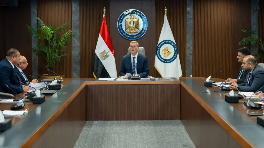 التعاقد مع شركة X-Calibur لتنفيذ أعمال المسح الجوي الجيوفيزيقي الشامل للمعادن في مختلف أنحاء الجمهورية