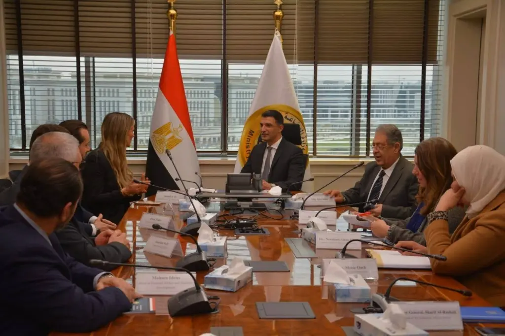 توطين صناعة سيارات «مرسيدس-بنز إيجيبت»وتعميق المكون المحلي