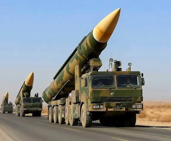 ما الفرق بين الصواريخ الباليستية وصواريخ كروز ؟