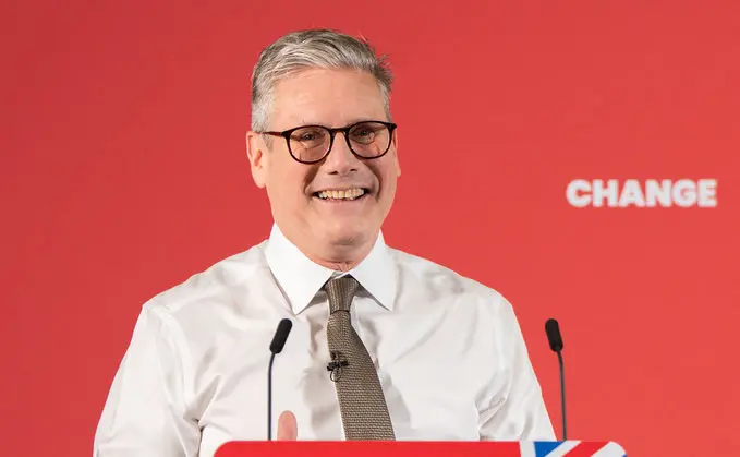 كير ستارمر يتعهد بحماية المسلمين ومقدساتهم في بريطانيا 