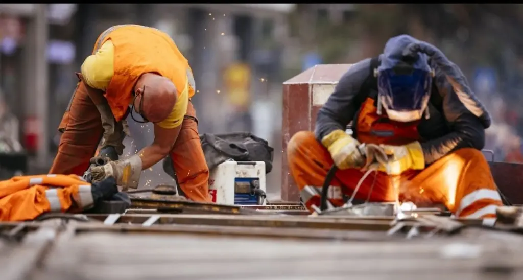 ألمانيا تستقدم آلاف العمال الهنود لسد النقص في العمالة المدربة 