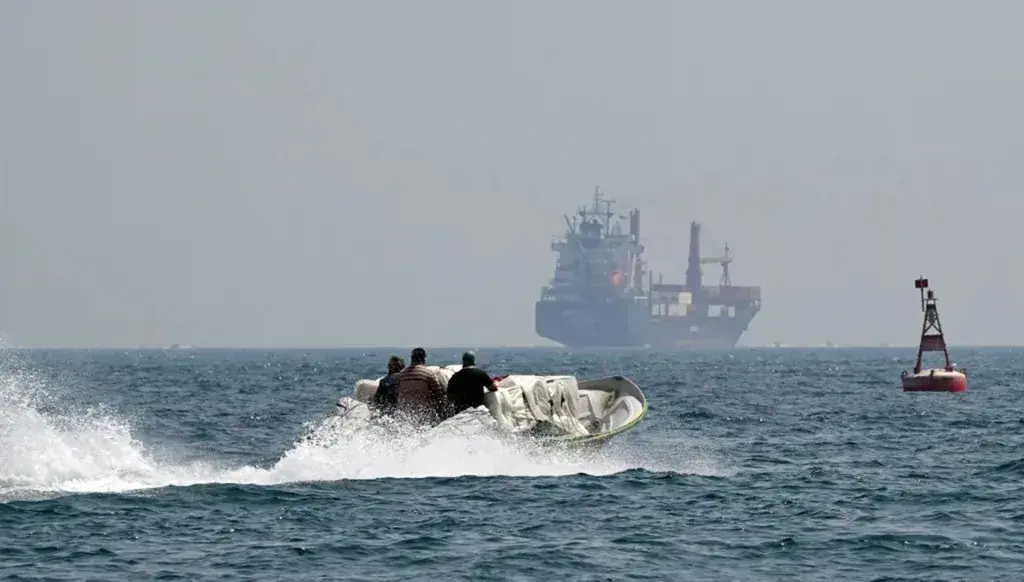 غلق باب المندب الورقة الأخيرة لإيران ردا على الغزو البري الأمريكي 