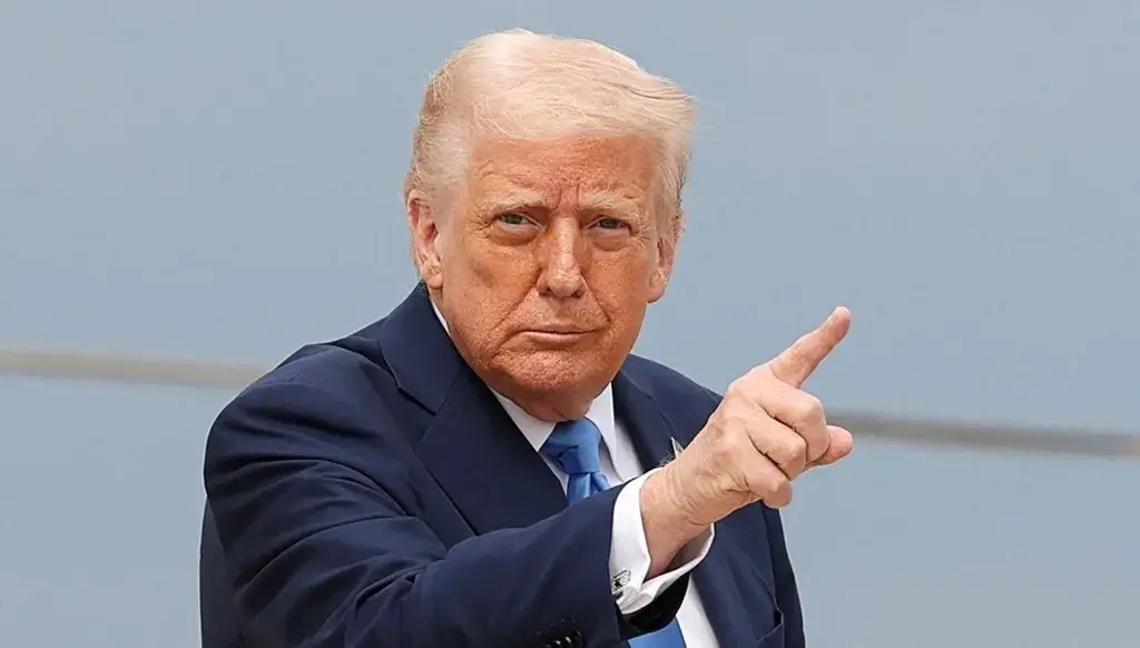 ترامب يغرد: إيران تمارس الابتزاز العالمي  وقادتها لقوا حتفهم بسبب طموحهم النووي 