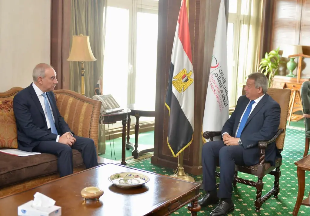 تنسيق التعاون بين الأعلى للإعلام والهيئة العامة للاستعلامات لتعزيز جسور التواصل مع وسائل الإعلام الدولية 