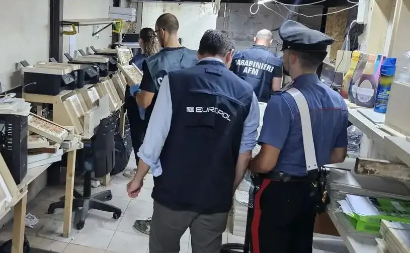 نابولي تتحول إلى مركز دولي لتزوير اليورو بعد توقف النشاط في البلقان 