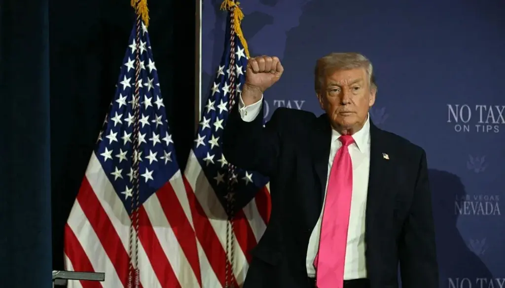  إيران تفتح مضيق هرمز وترامب يتعهد بعدم قيام إسرائيل بقصف لبنان بعد الآن 