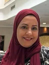 بين شاشة وقلب… هل قربتنا السوشيال ميديا أم سرقت دفء اللقاء؟