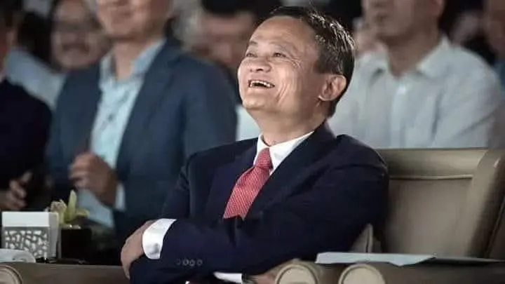 ملياردير صيني : الوظيفة تحميك من الفقر لكنها لن تجعلك غنيا 