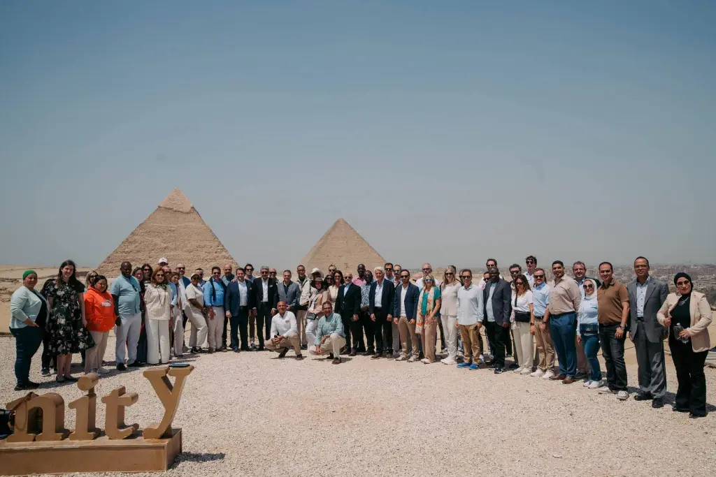 المجلس العالمي للسياحة والسفر يزور منطقة أهرامات الجيزة 