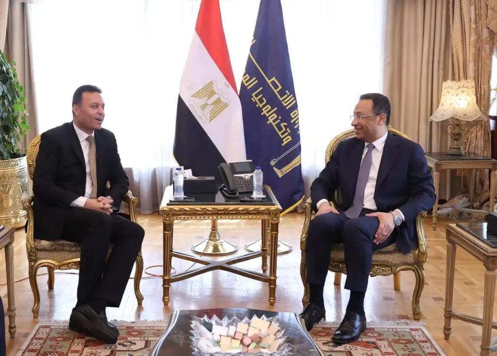 بدء الاستعدادات لتنفيذ التعداد العام للسكان والإسكان والمنشآت لعام 2027 بالتعاون بين الاتصالات والمركزي للإحصاء 