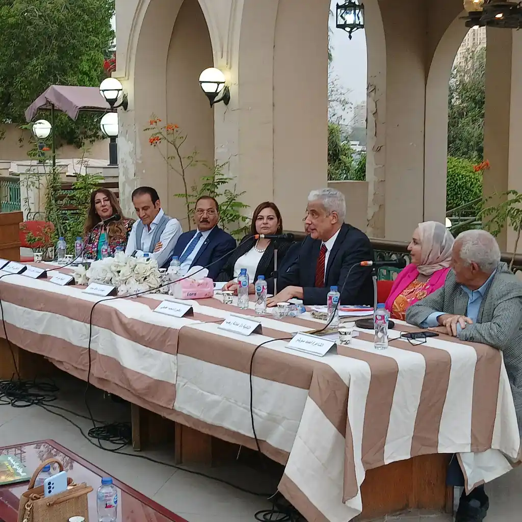 قامات الثقافة والفكر يحتفون بكتاب «الوادي الجديد.. من رمال الصحراء إلى منارة الإبداع» بمكتبة القاهرة الكبرى