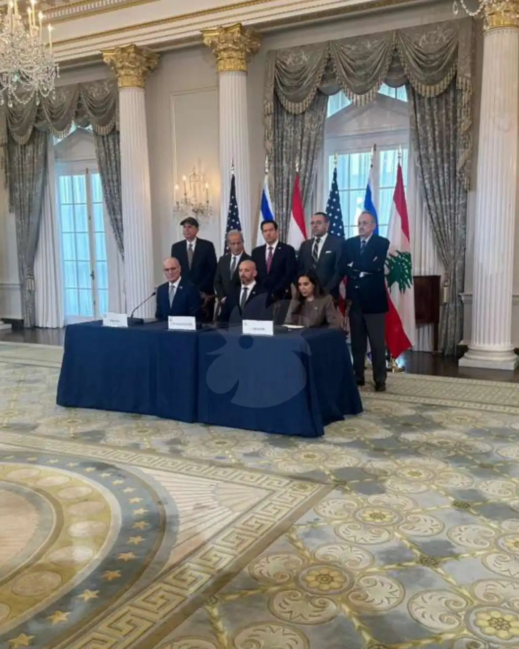 اتفاق ثلاثي بين واشنطن ولبنان وإسرائيل لنزع سلاح حزب الله وانسحاب إسرائيلي تدريجي 