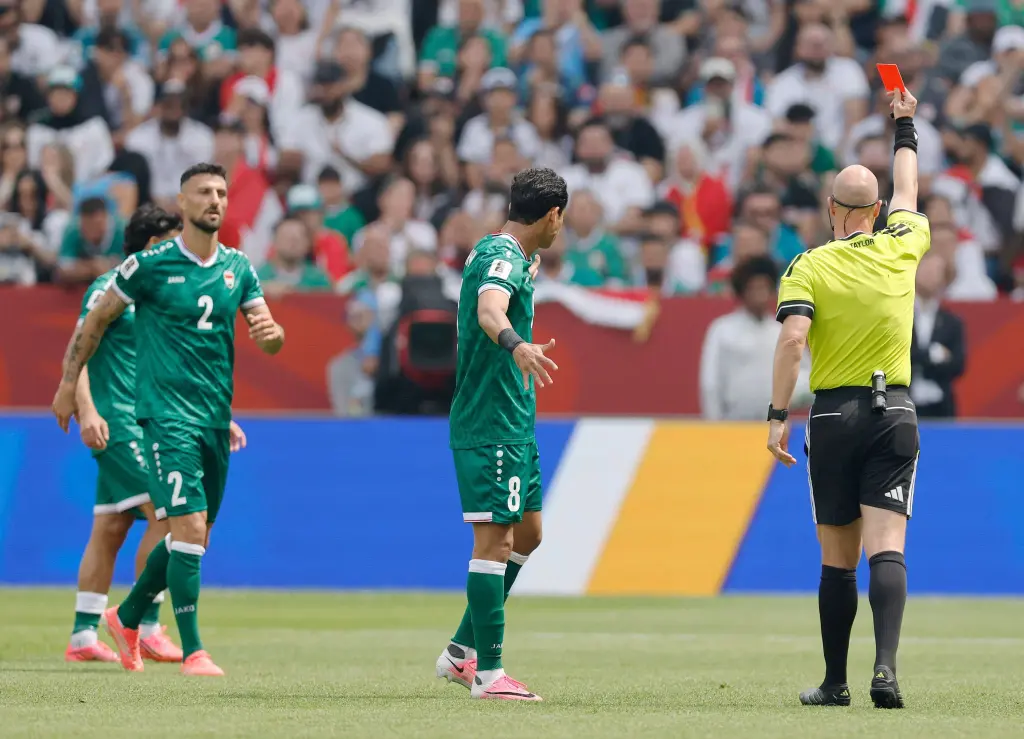 9 حالات طرد في كأس العالم حتى الآن 
