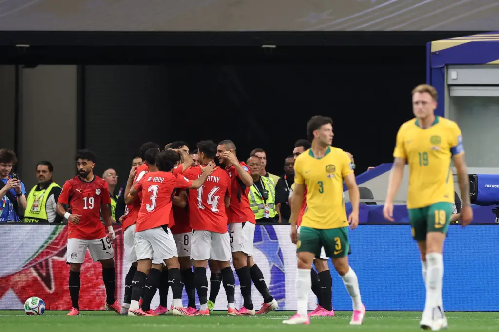 رسميا :منتخب مصر في دور 16 في كاس العالم بعد الفوز  على منتخب أستراليا بركلات الترجيح 4 / 2 