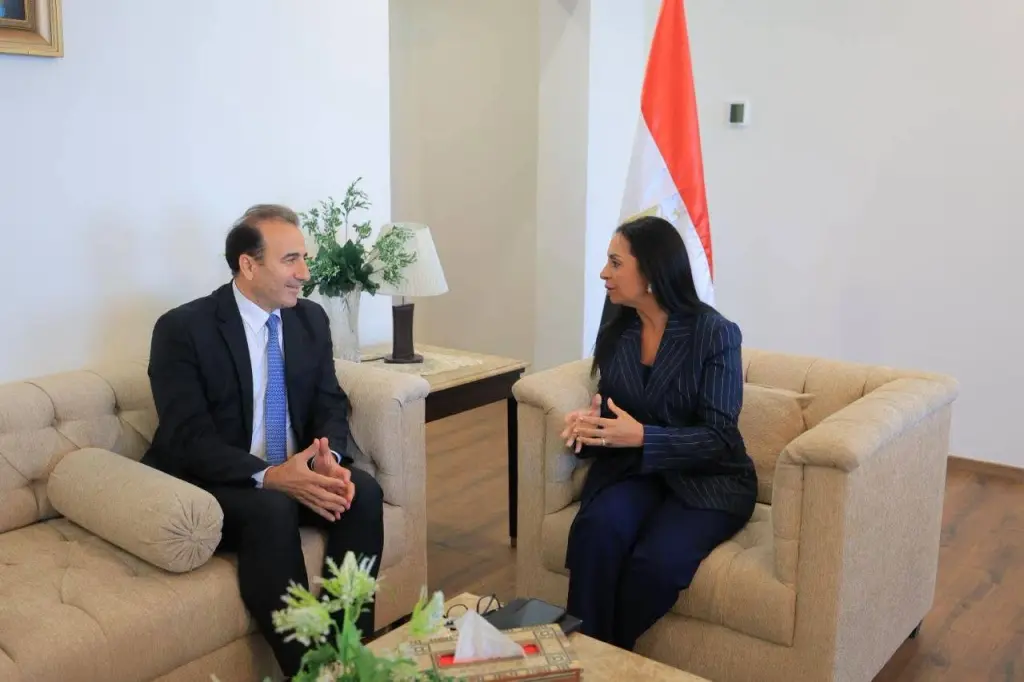 وزيرة التضامن  تبحث مع نائب الممثلة المقيمة لبرنامج الأمم المتحدة الإنمائي في مصر تنفيذ المرحلة الأولى من أنشطة التمكين الاقتصادي وتعزيز القدرات المؤسسية والبشرية للوزارة