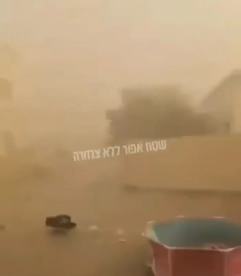 عاصفة قوية تضرب الإمارات.. رياح بلغت 70 كم/ساعة وأمطار تفوق المعدل الشهري خلال ساعات