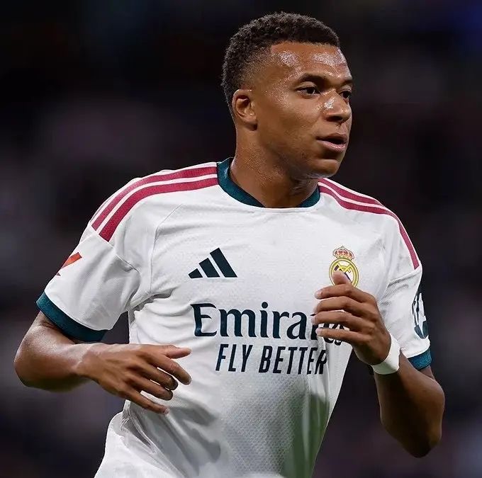 ضربة لخطط أنشيلوتي.. ريال مدريد يعلن تفاصيل إصابة كيليان مبابي ومدة غيابه