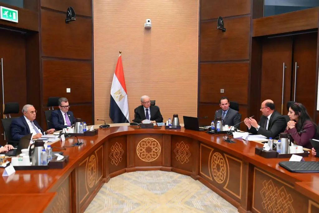 نائب رئيس الوزراء يناقش  الخطة التنفيذية لـ «ملكية الدولة» (2026-2030).. «نقاش الإخباري» يرصد ملامح التحول الاقتصادي ونحو 100 إجراء لتمكين القطاع الخاص