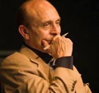 السيسي يوجه بمتابعة الحالة الصحية للفنان محمد صبحي 