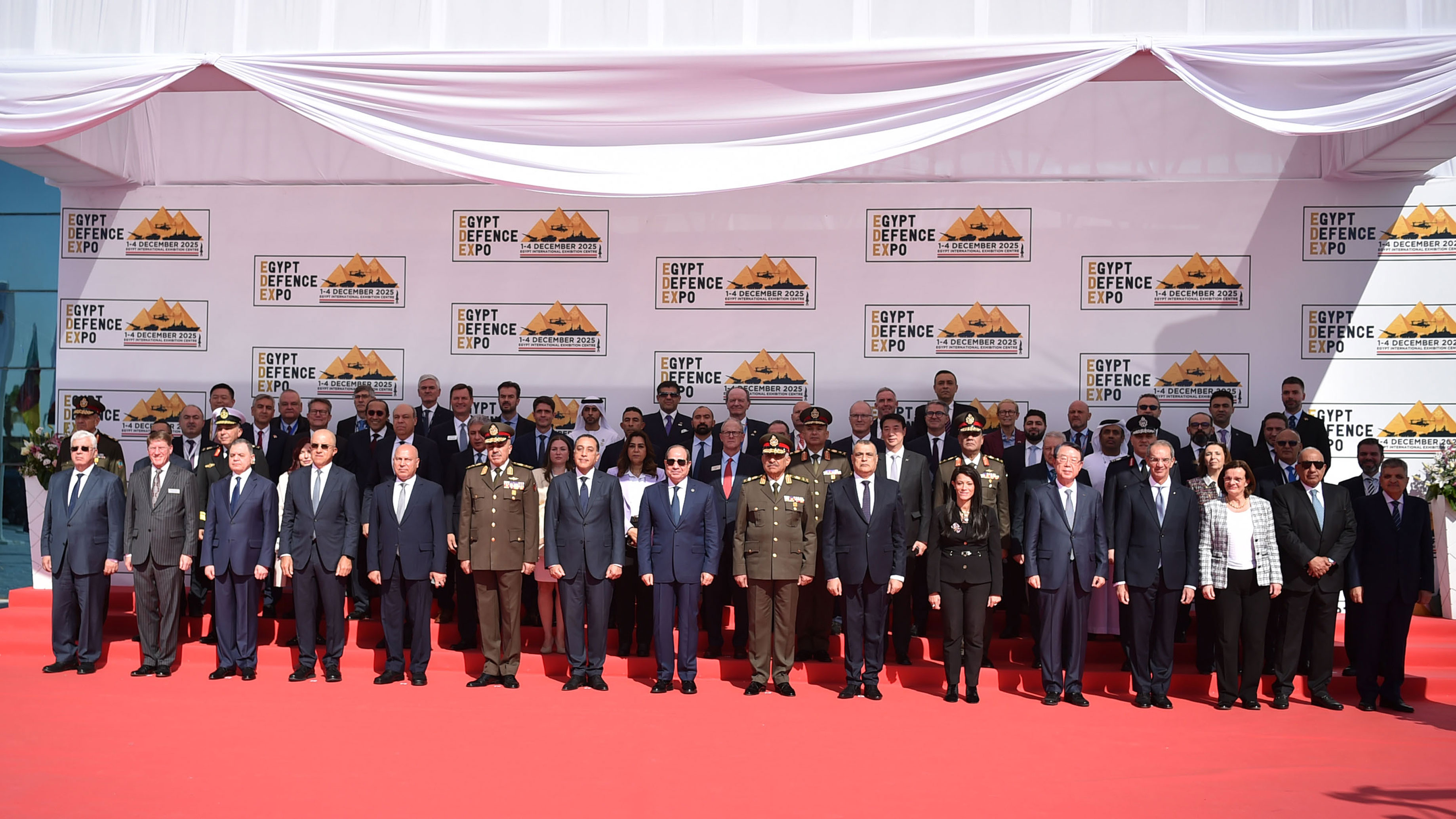 السيسي يفتتح النسخة الرابعة من المعرض الدولي للصناعات الدفاعية 