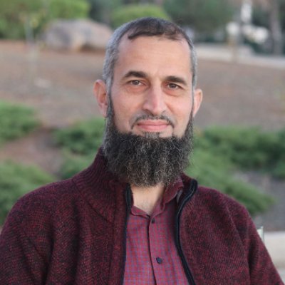 يستقبلون الحمير ويرفضون استقبال الأطفال لعلاجهم 